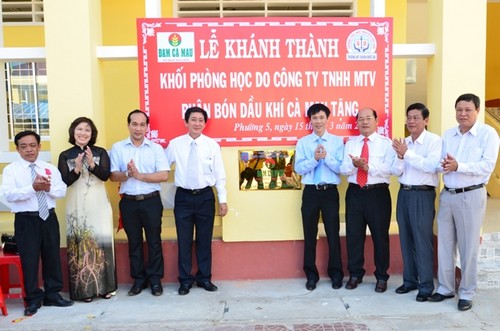Với những gì đã và đang đóng góp cho cộng đồng, năm 2014 là năm thứ hai 
liên tiếp PVCFC là một trong Top 50 6Pg88.con độc quyền mỗi ngày của cả nước được vinh 
danh vì những hoạt động an sinh xã hội tiêu biểu.